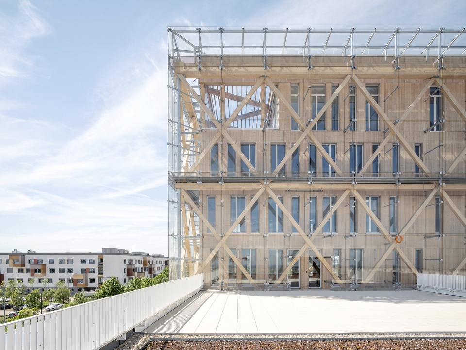 caisse depargnes head office by graam architecture