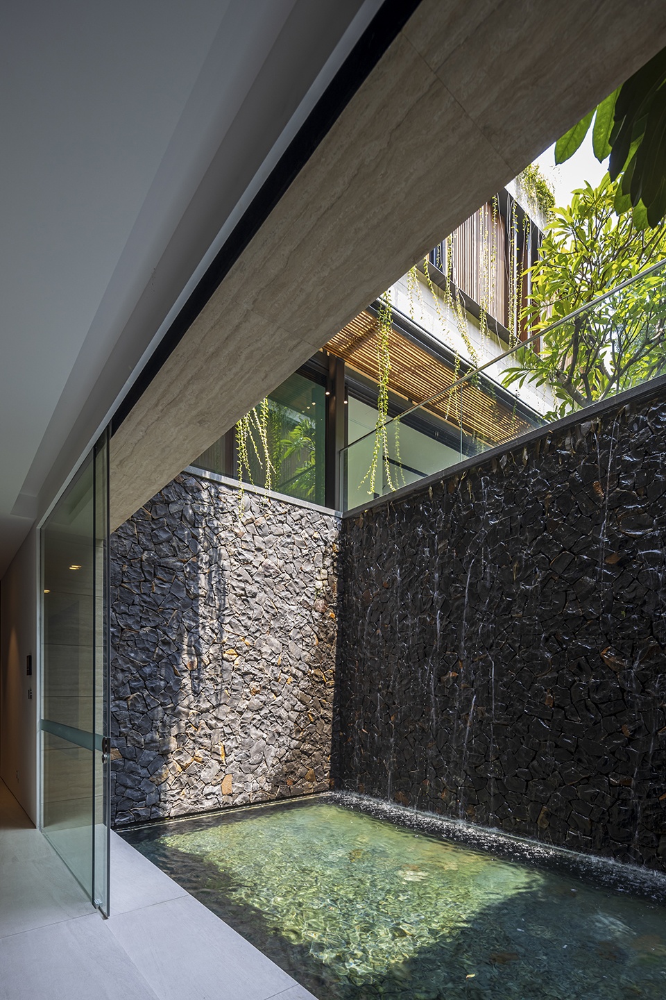 Water Garden House by Wallflower Architecture Design