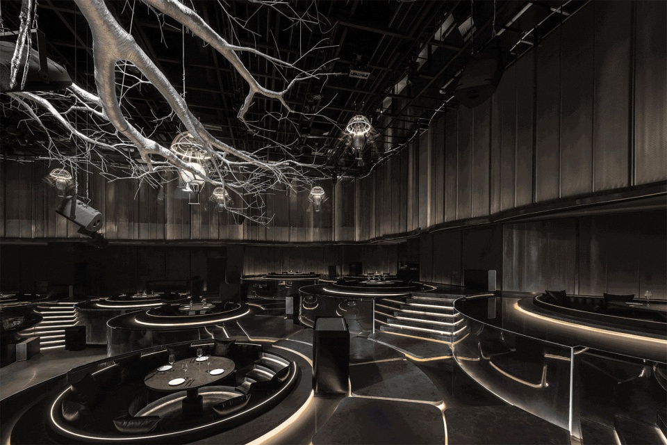 PULLME Dining and Bar Balance Design