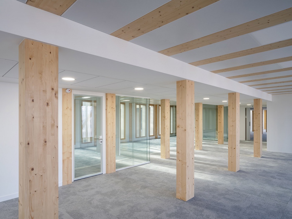 caisse depargnes head office by graam architecture
