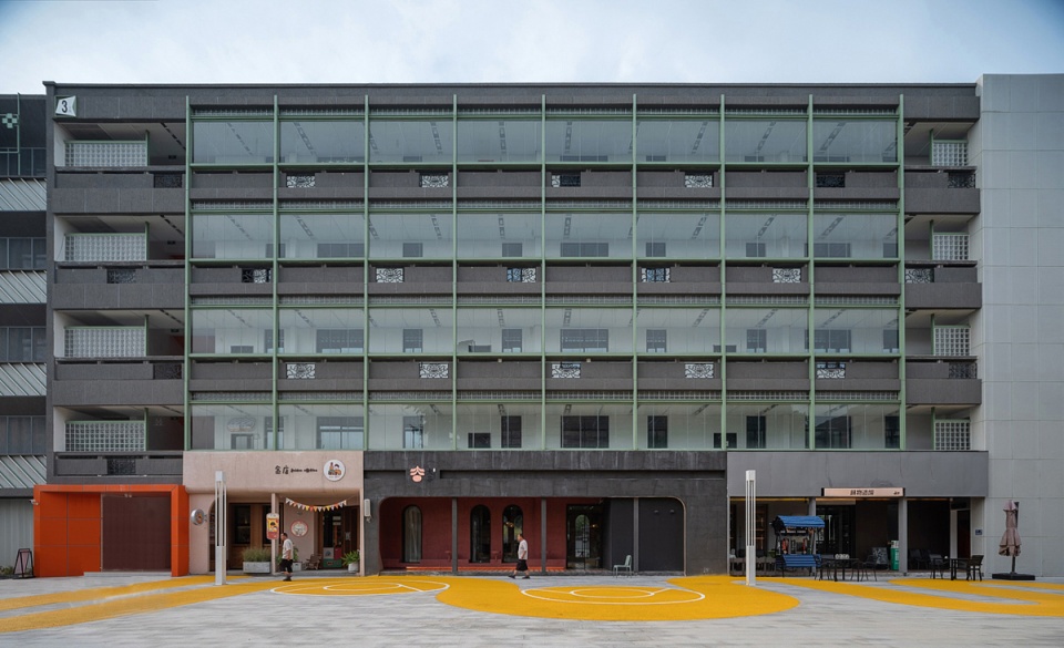 golden lion campus lane creative arts and culture park by omer studio