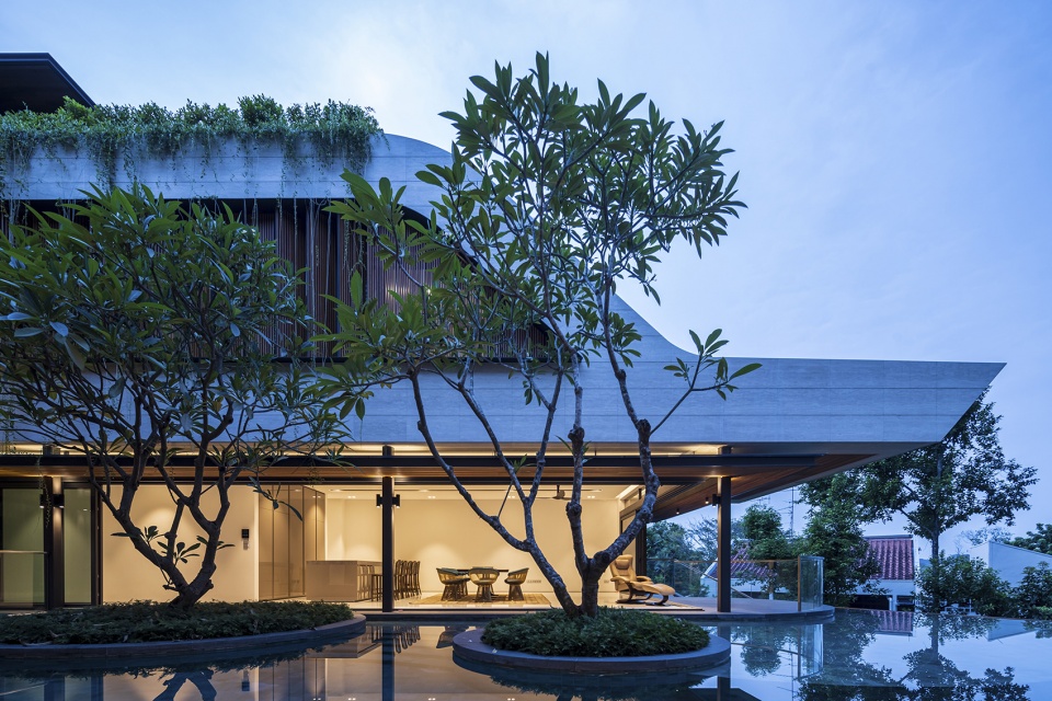Water Garden House by Wallflower Architecture Design