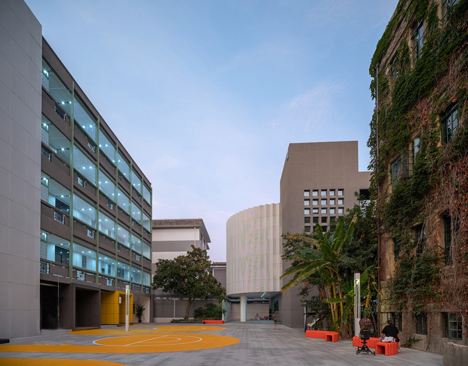 golden lion campus lane creative arts and culture park by omer studio
