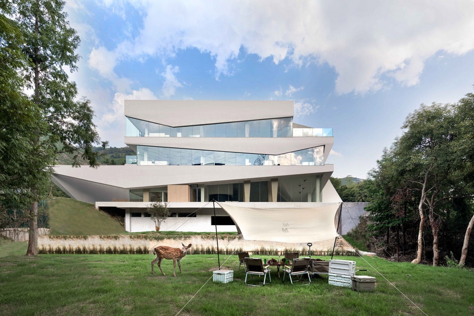 laiye hotel zodiac by atdesign