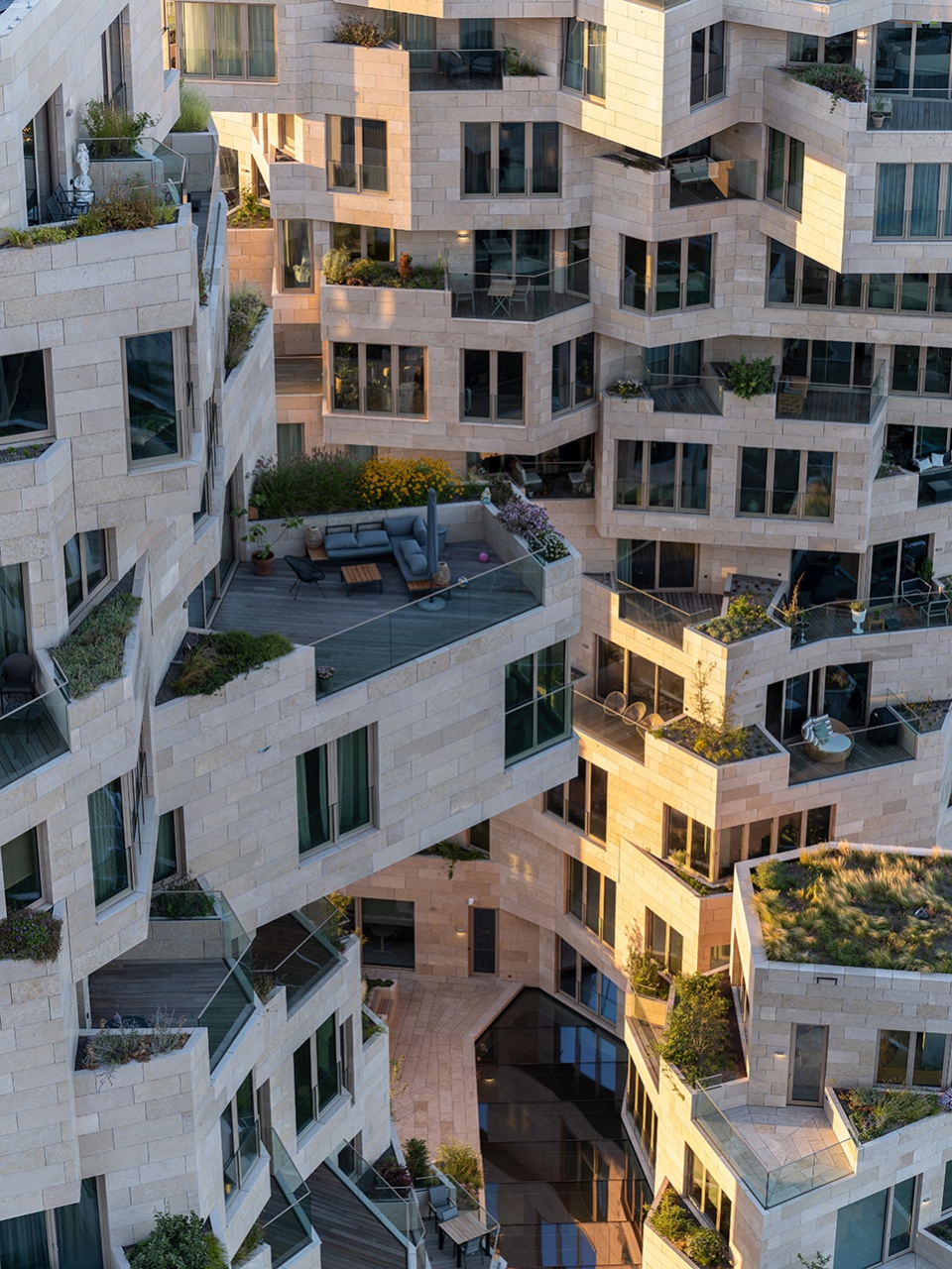 mvrdvs valley in amsterdam is open