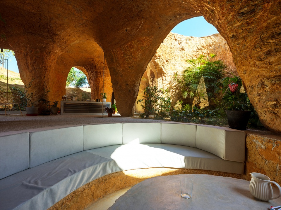 house restaurant by junya ishigamiassociates