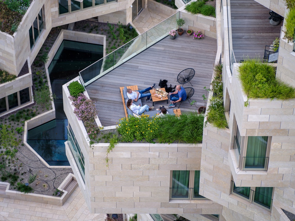 mvrdvs valley in amsterdam is open