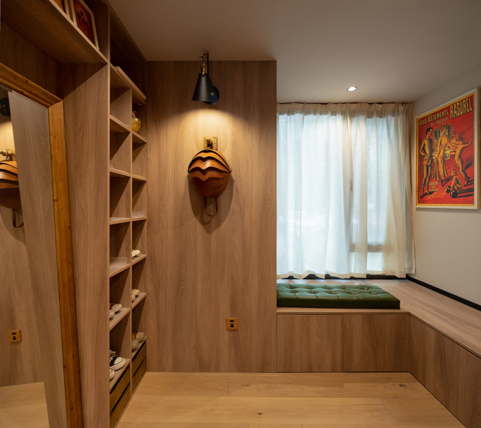 hand account blogger aguais home by lzarchitects
