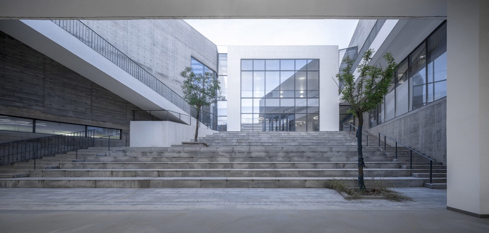 Tuyi Building of Youlan Middle School WAU Design