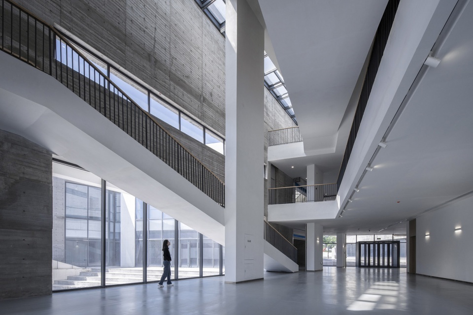 Tuyi Building of Youlan Middle School WAU Design