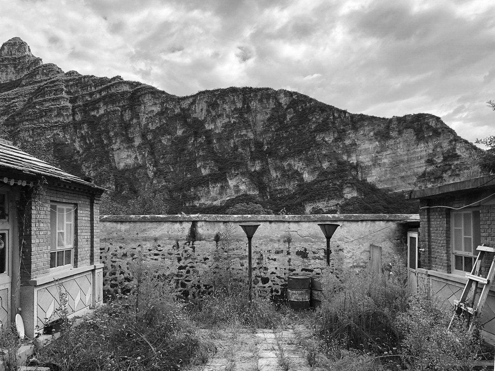 mountain-dwelling-beijing-china-by-studio-fsj
