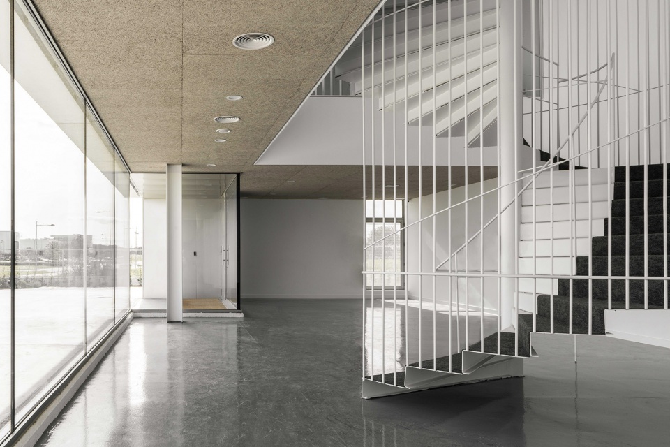 181 unolab hq by frpo