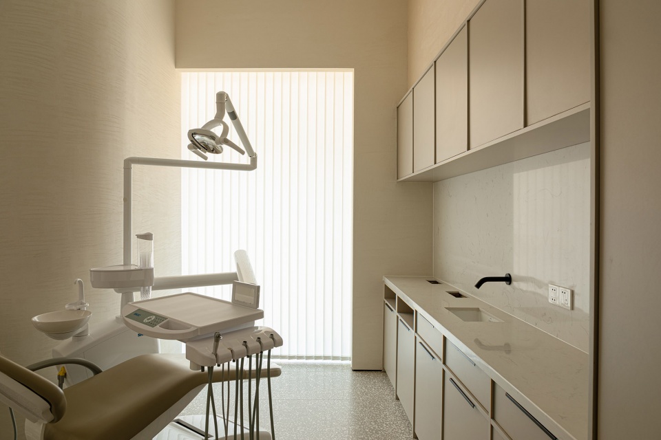 Lu Jingting Dental Clinic qisi deisgn