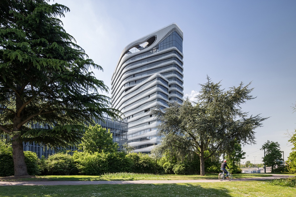 ZIPPER RKM 740 Tower by J MAYER H und Partner Architekten