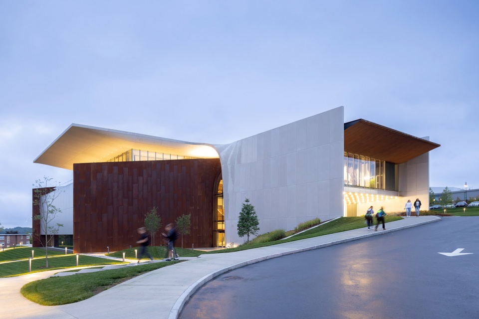 college of the holy cross prior performing arts center by diller scofidio renfro