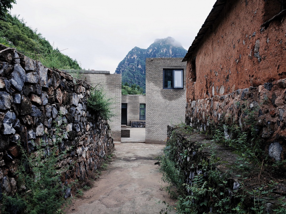 half hill hidden accommodation by robot 3 studio