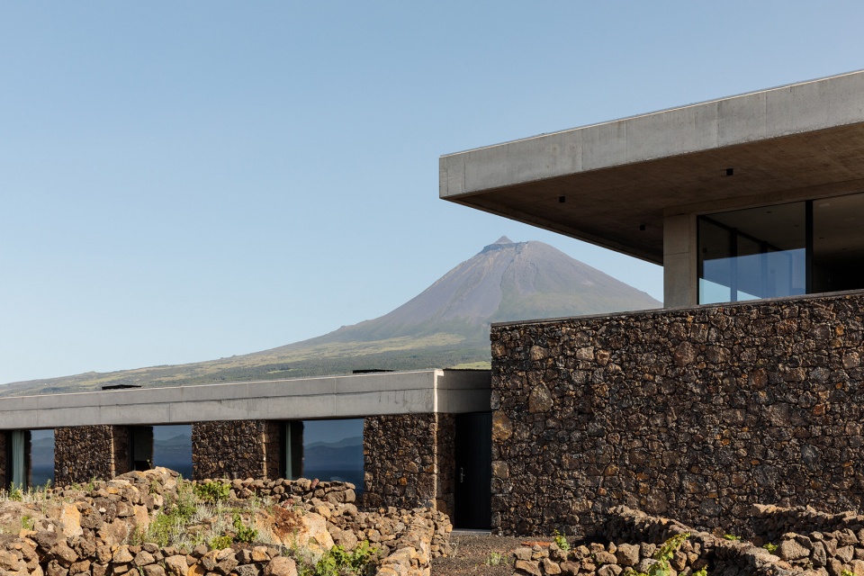 Adega Azores Wine Company by SAMI arquitectos