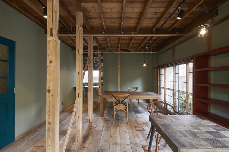 Koshigoe House by ROOVICE