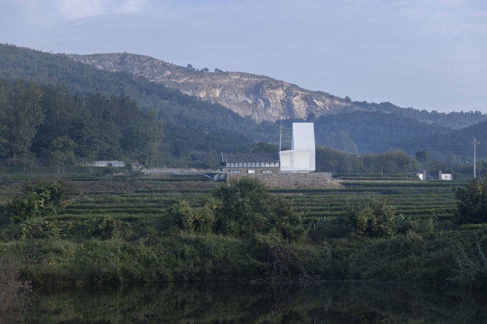 Watchman Teahouse by Guanzhu landscape plandesign institute Kong Xiangwei Studio