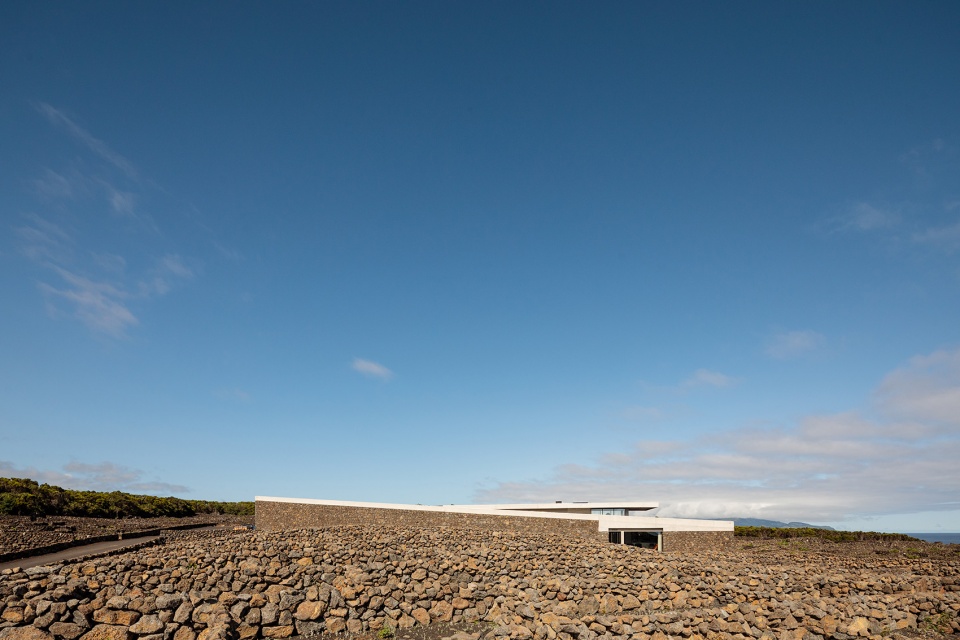 Adega Azores Wine Company by SAMI arquitectos