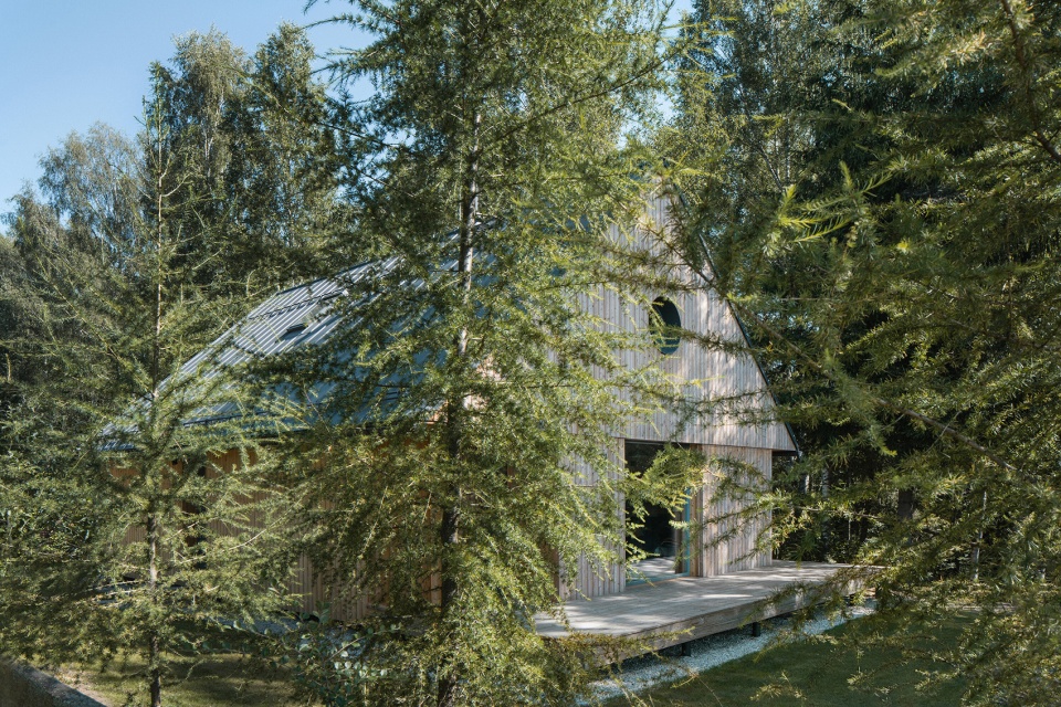 Lipno Lakeside Cabin by Les Archinautes