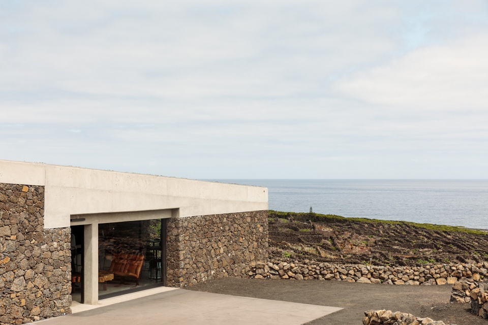 Adega Azores Wine Company by SAMI arquitectos