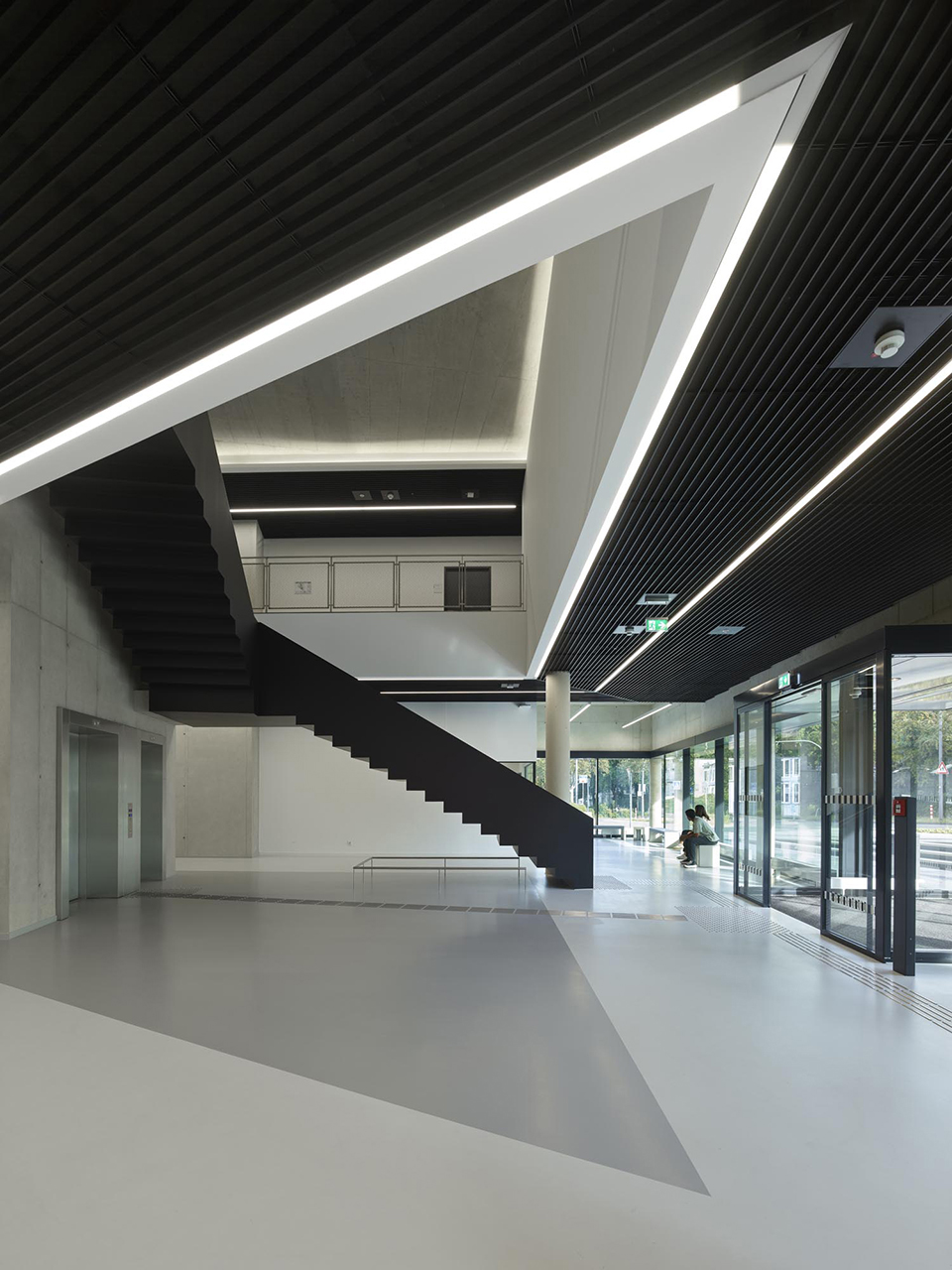 The Center for Advanced Mobility (KMAC) by studioMDA 谷德设计网