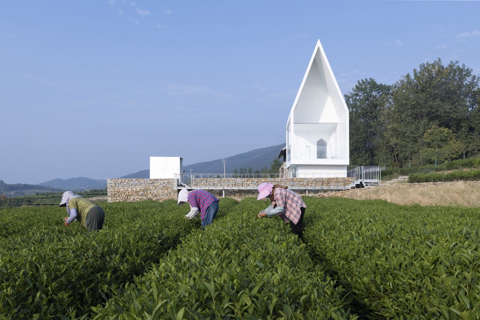 Watchman Teahouse by Guanzhu landscape plandesign institute Kong Xiangwei Studio