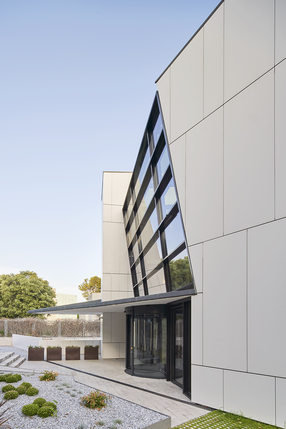 New Magic Box Headquarters by OMA Octavio Mestre Arquitectos + Elastiko 谷德设计网