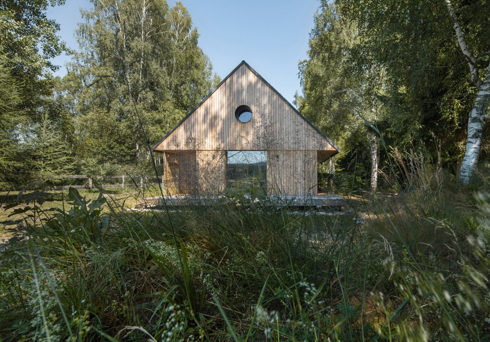 Lipno Lakeside Cabin by Les Archinautes