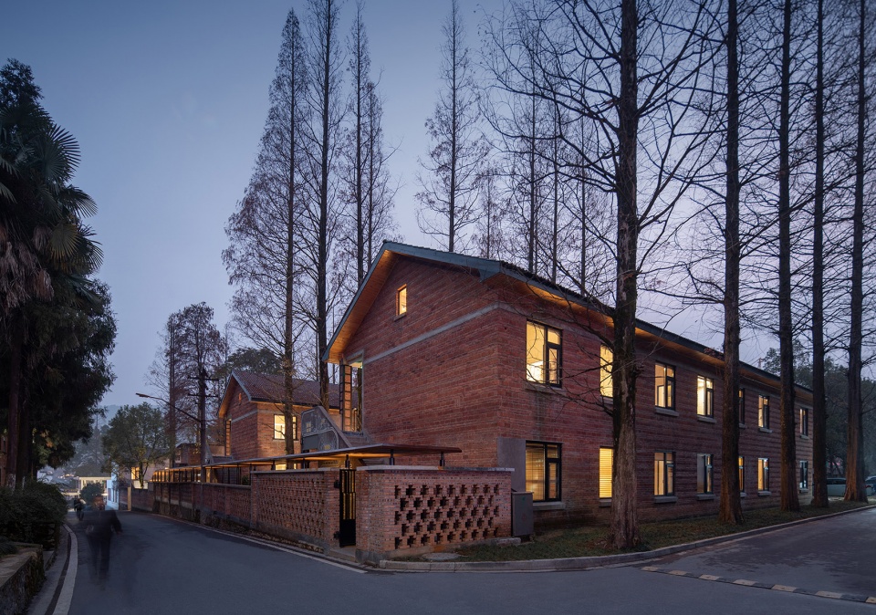 Pushe Xikou Homesta China by y ad studio