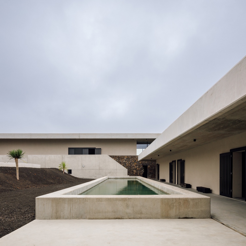 Adega Azores Wine Company by SAMI arquitectos