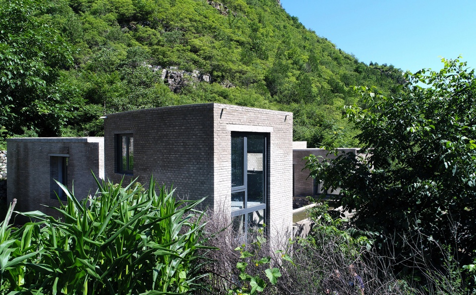 half hill hidden accommodation by robot 3 studio