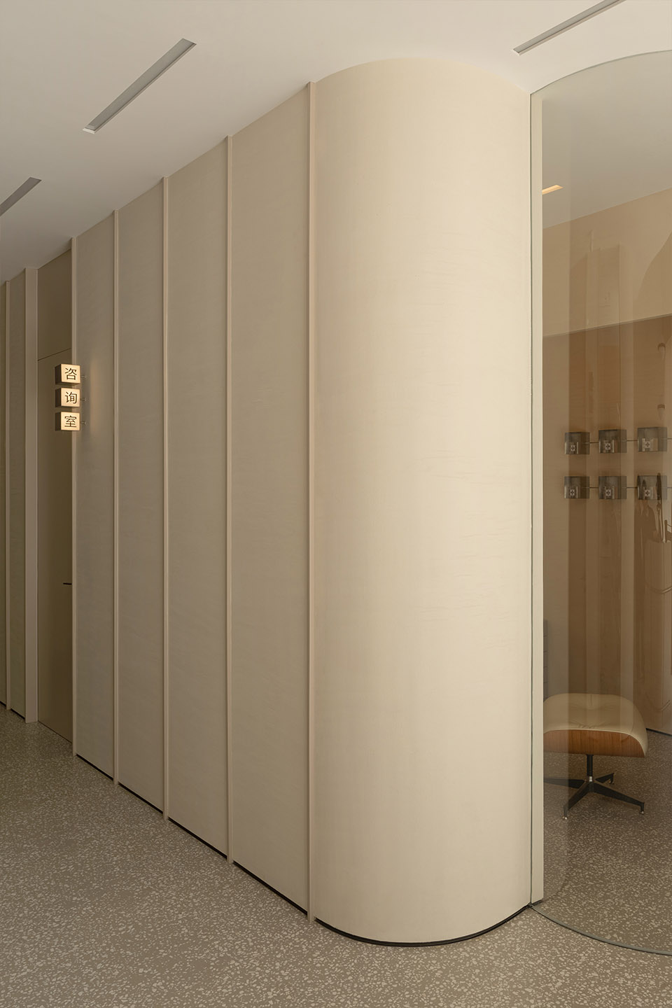 Lu Jingting Dental Clinic by QISI DESIGN 谷德设计网