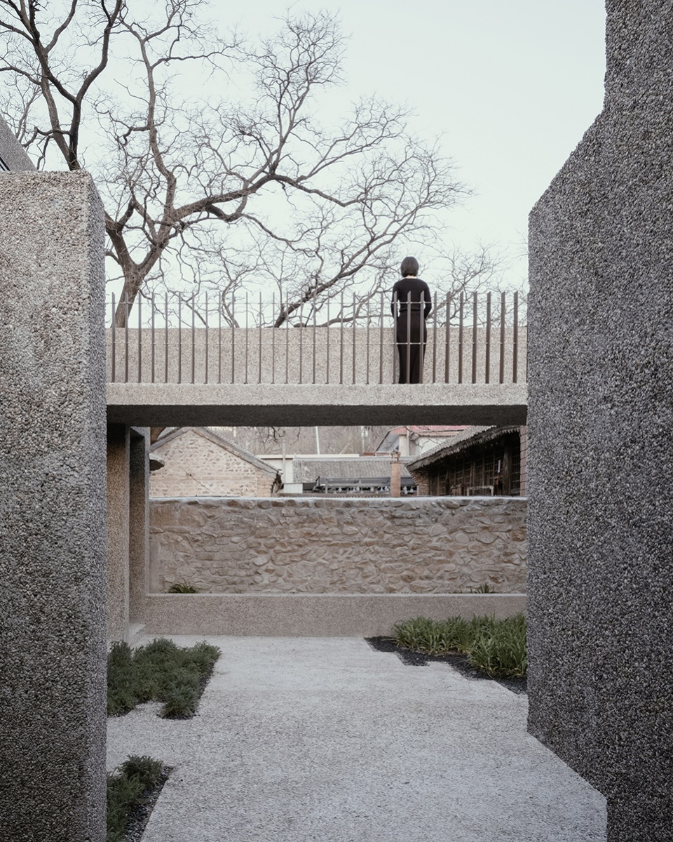 slow courtyard in the hills a bridge under the great wall by nsaaa