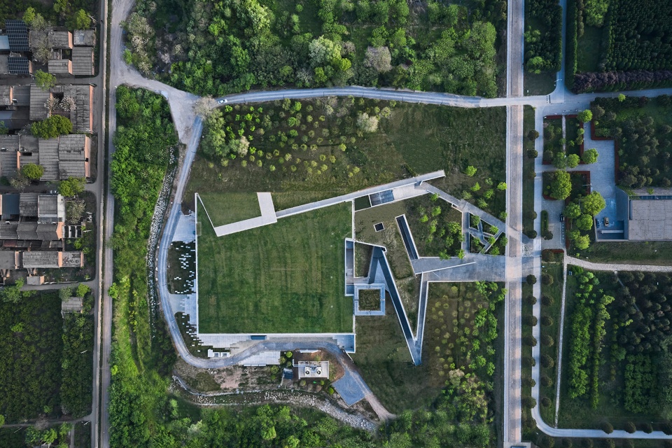 the bronze chariots museum of the qin shi huang mausoleum in xian by zsa atelier diameter