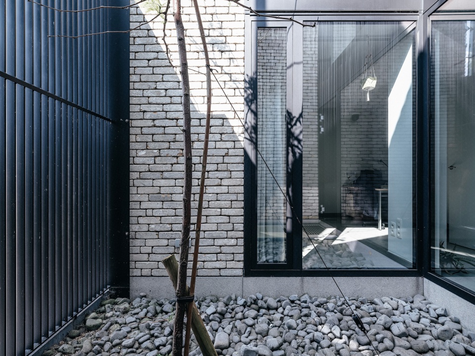 Canal House by Studio Farris Architects