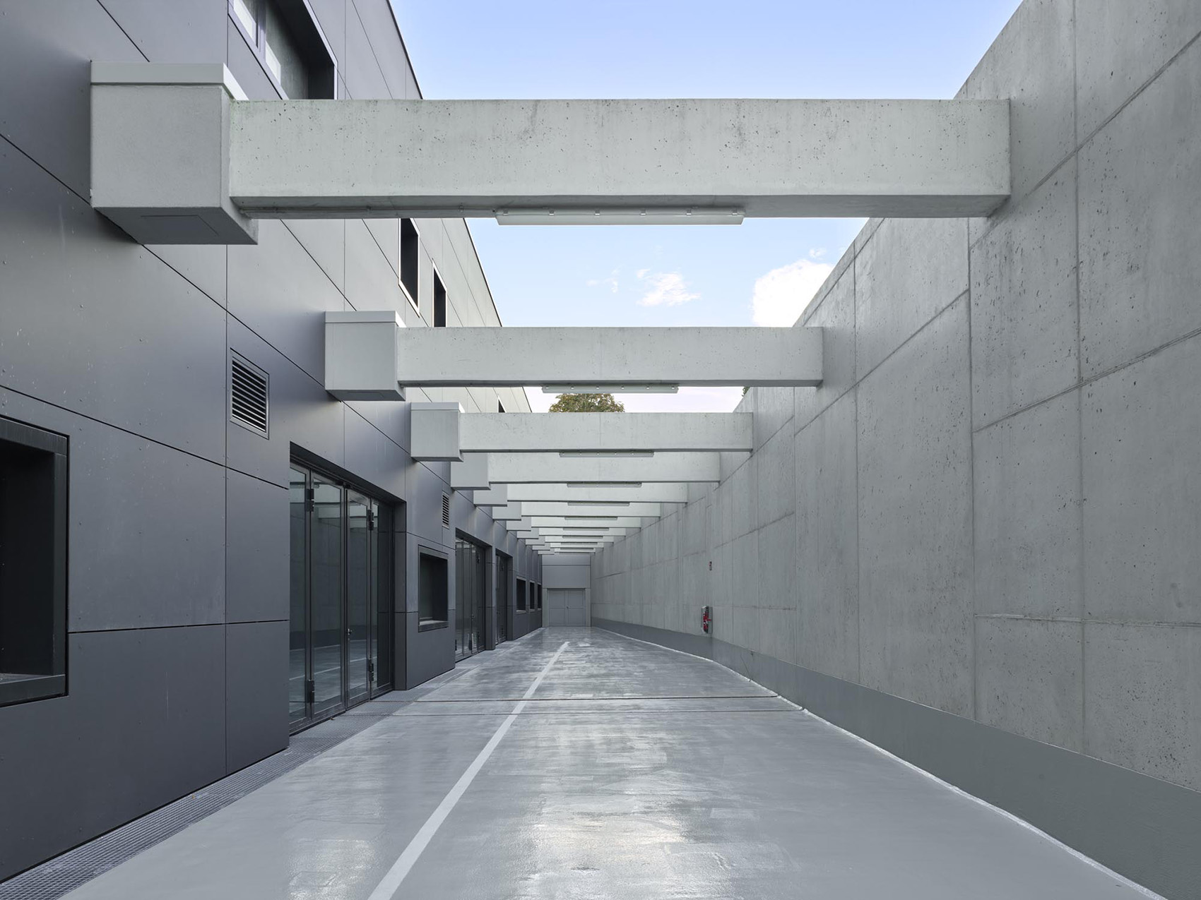 The Center for Advanced Mobility (KMAC) by studioMDA 谷德设计网