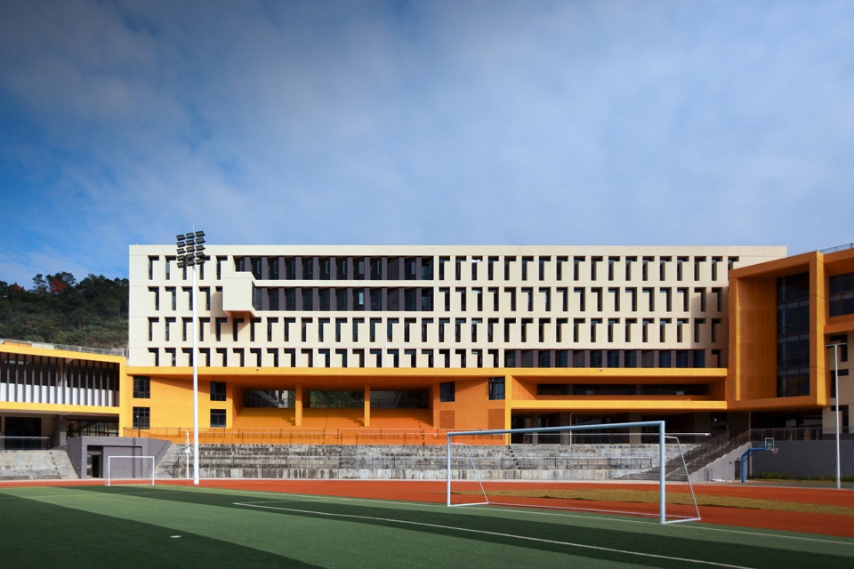 Heyuan Dong an School China by SCUT