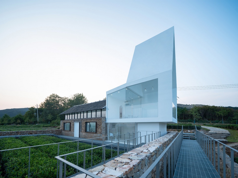 Watchman Teahouse by Guanzhu landscape plandesign institute Kong Xiangwei Studio