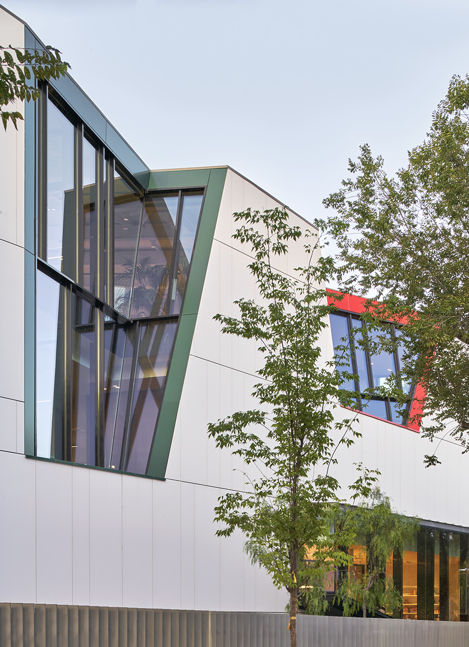 New Magic Box Headquarters by OMA Octavio Mestre Arquitectos + Elastiko 谷德设计网