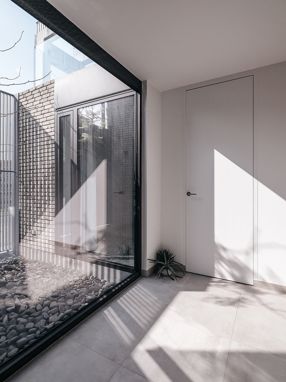 Canal House by Studio Farris Architects
