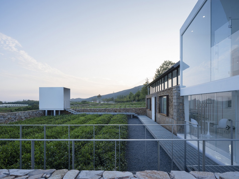 Watchman Teahouse by Guanzhu landscape plandesign institute Kong Xiangwei Studio