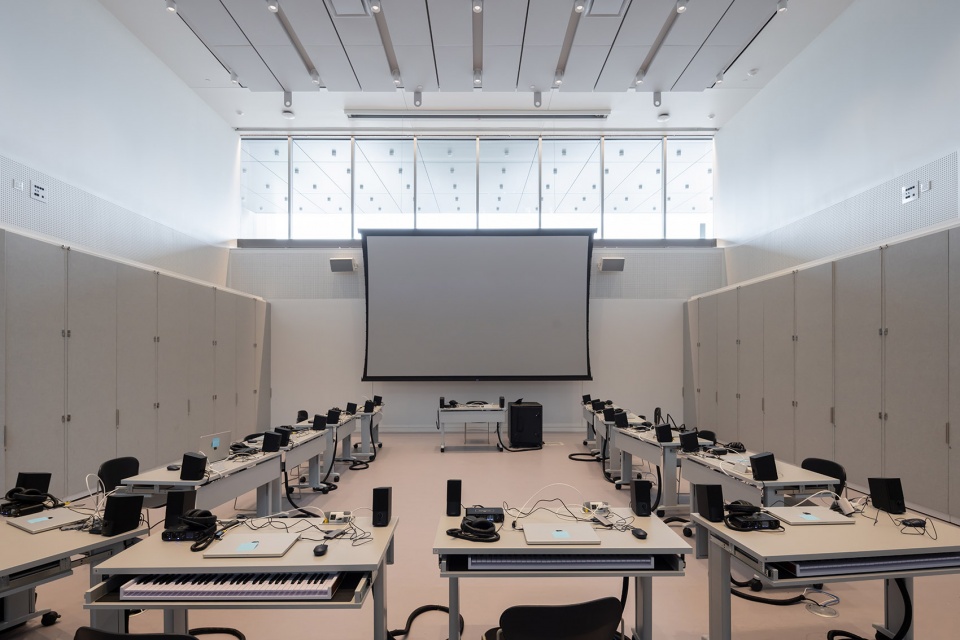 college of the holy cross prior performing arts center by diller scofidio renfro