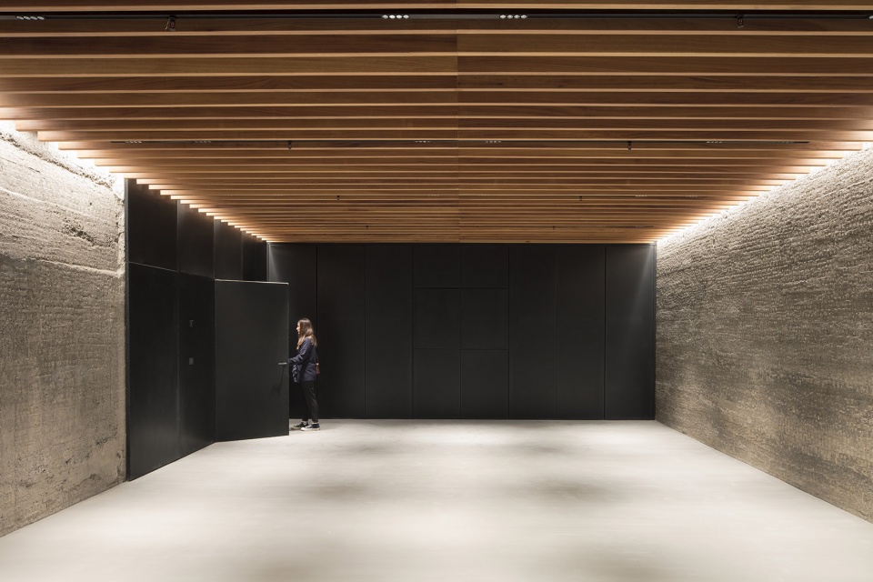 integral reform of the bizkaia tower by idom