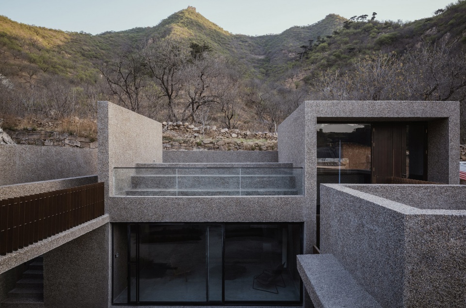 slow courtyard in the hills a bridge under the great wall by nsaaa