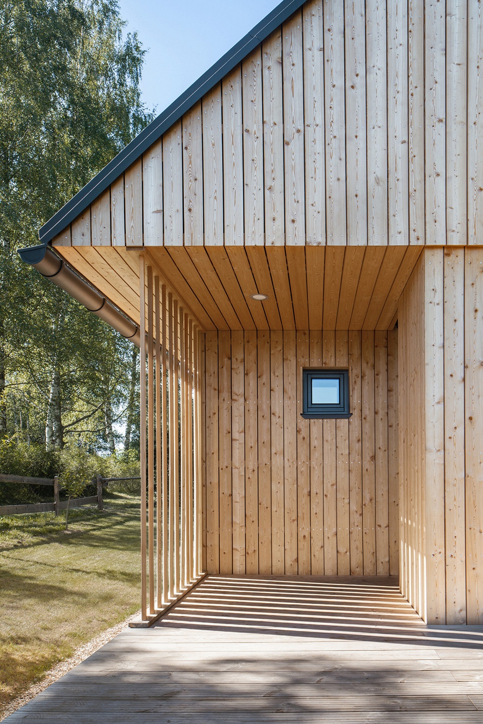 Lipno Lakeside Cabin by Les Archinautes