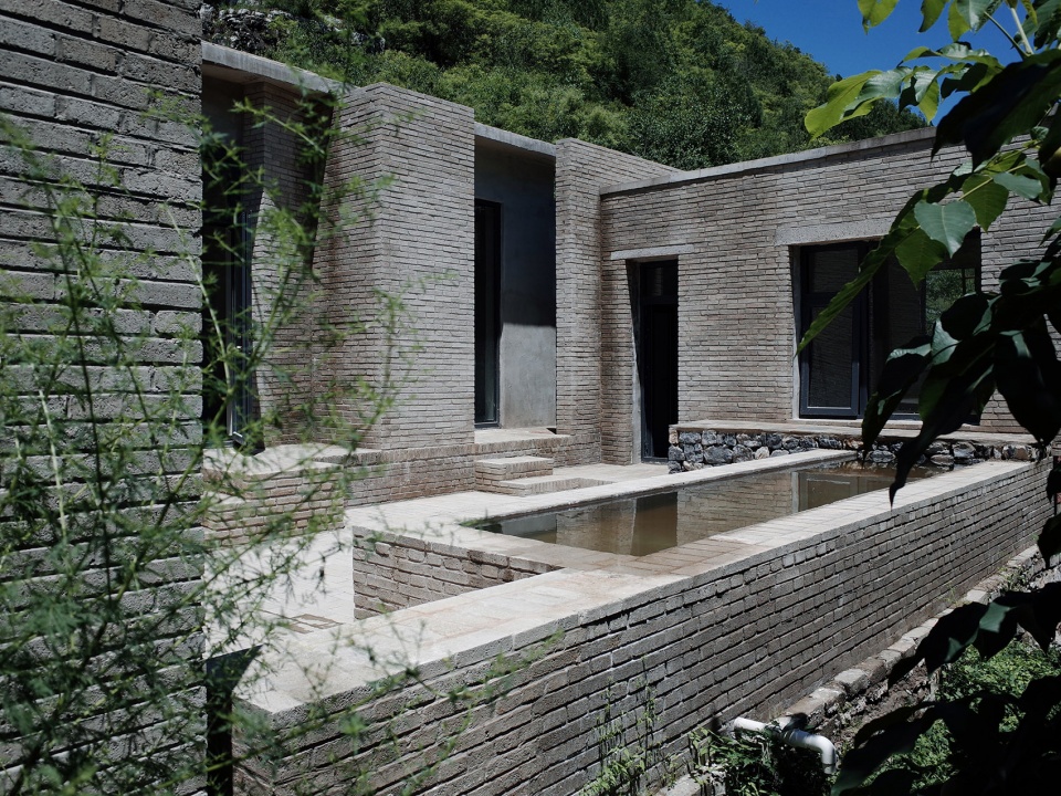 half hill hidden accommodation by robot 3 studio