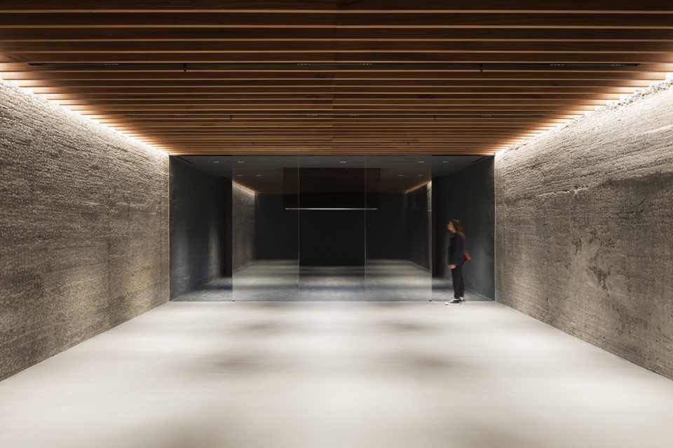 integral reform of the bizkaia tower by idom