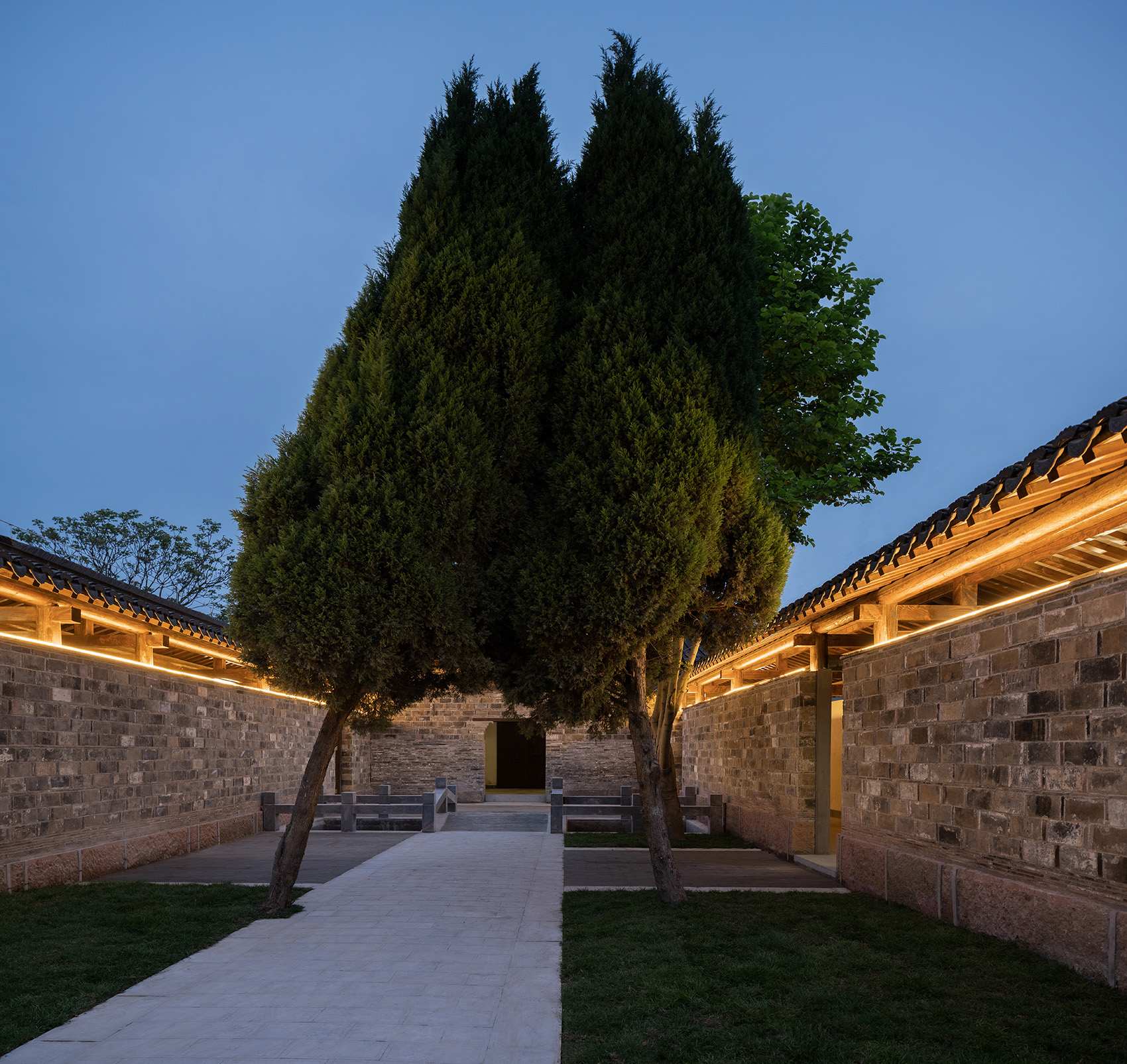 Two examples of renovation of the ancestral hall in Cangkou Village